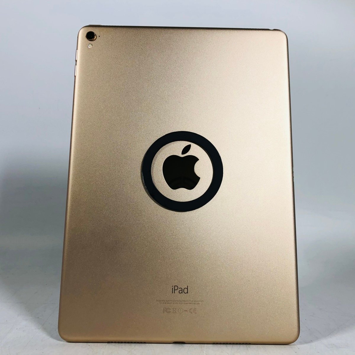 iPad Pro 9.7インチ Wi-Fiモデル128GB ゴールド MLMX2J/Aの画像2