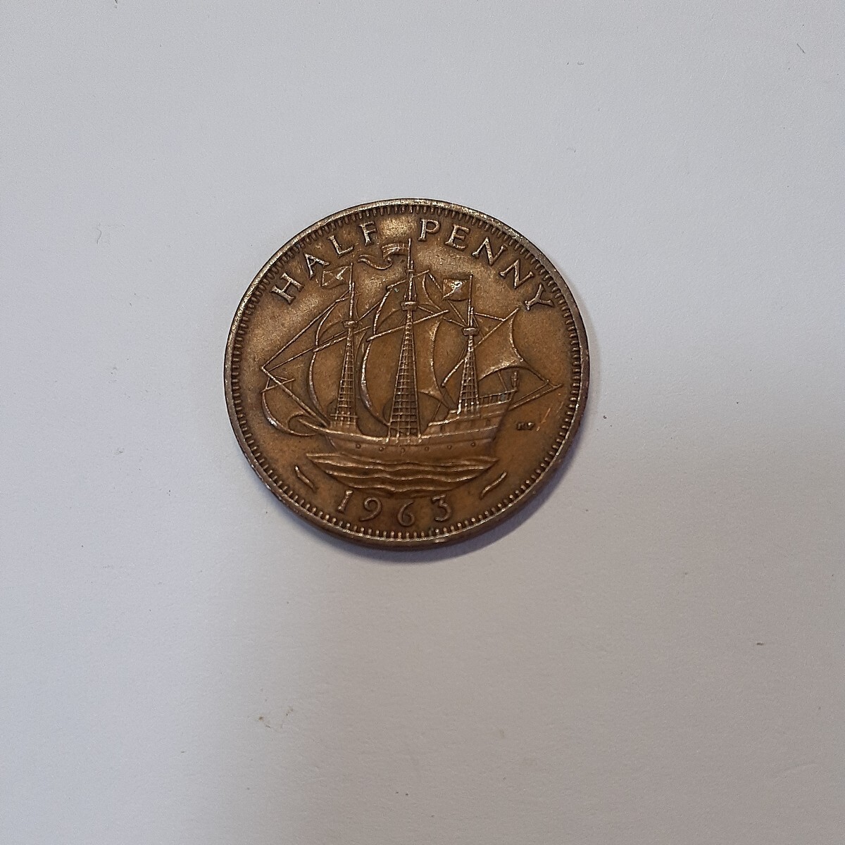 イギリス 硬貨 古銭 1963年 ハーフペニー 1/2Penny エリザベス2世 帆船(ゴールデンハインド号) 青銅貨_画像2