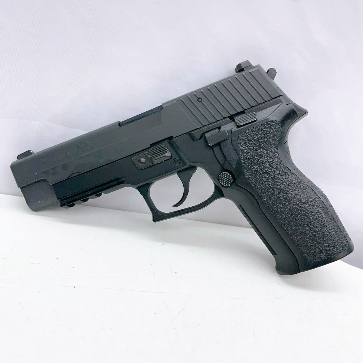 3AB105 東京マルイ製 SIG SAUER P226E2 ガスブローバック シグザウエル 中古 現状品 動作未確認_画像3