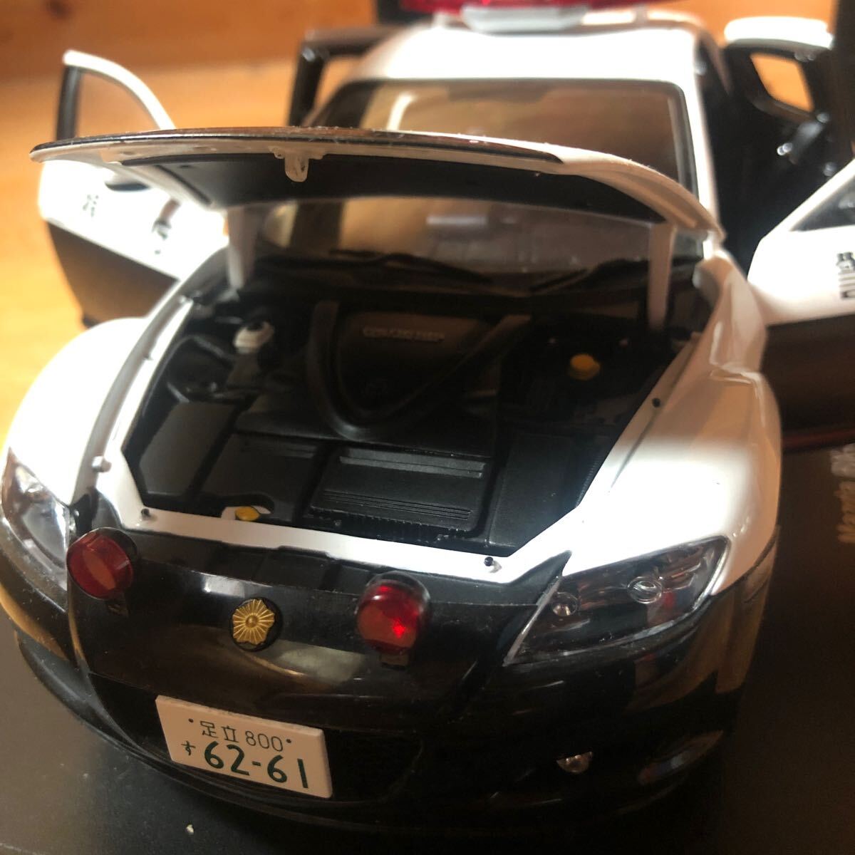 【送料無料】オートアート マツダ RX-8 ポリスカー 1/18 ミニカー パトカーの画像4