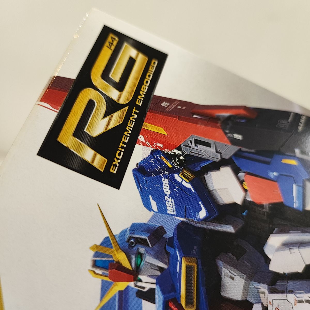 Gh5【80】1円～ 未組立 バンダイ RG 1/144 機動戦士Zガンダム ゼータガンダム プラモデル / 組立済 おまけ付き_傷、よごれ