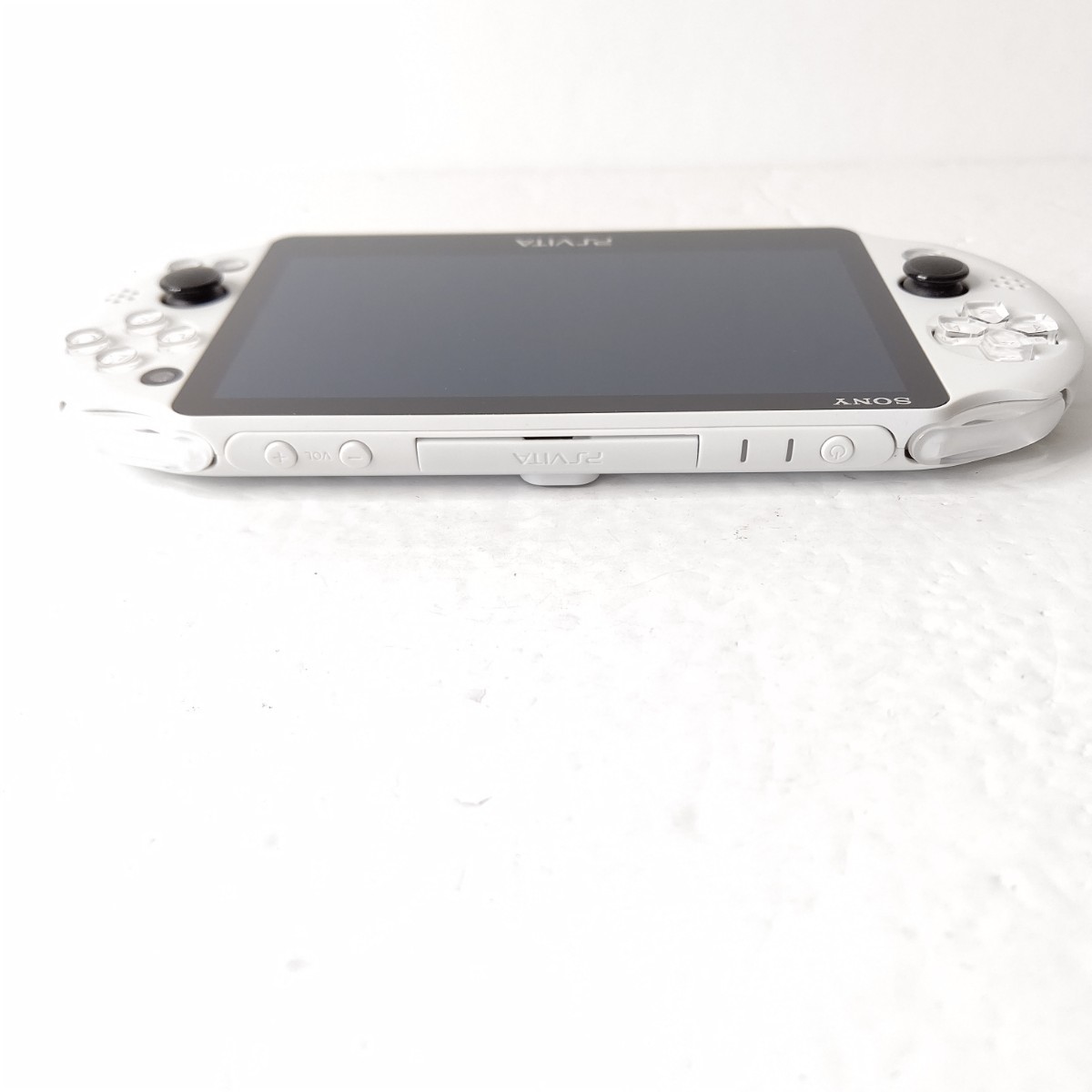 SONY　PSvita pch2000 グレイシャーホワイト　極美品　ゲーム機