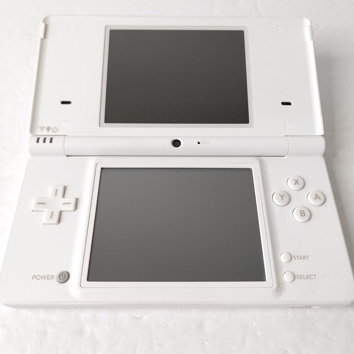 Nintendo　ニンテンドーDSi　ホワイト　極美品　任天堂　ゲーム機