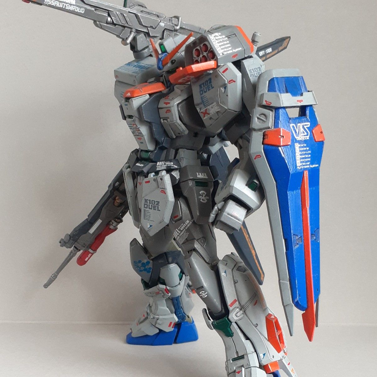 MG デュエルガンダム　アサルトシュラウド全塗装完成品