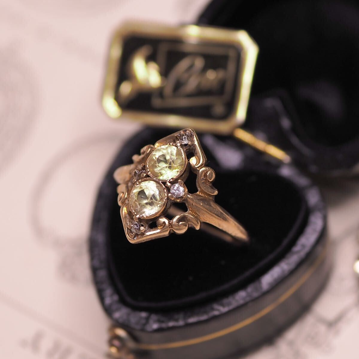 ＊K9月明かりのイエローサファイアリング＊英国ヴィンテージ イギリス アンティーク 指輪 金 sapphire ring vintage antique gold (検K18 の画像2