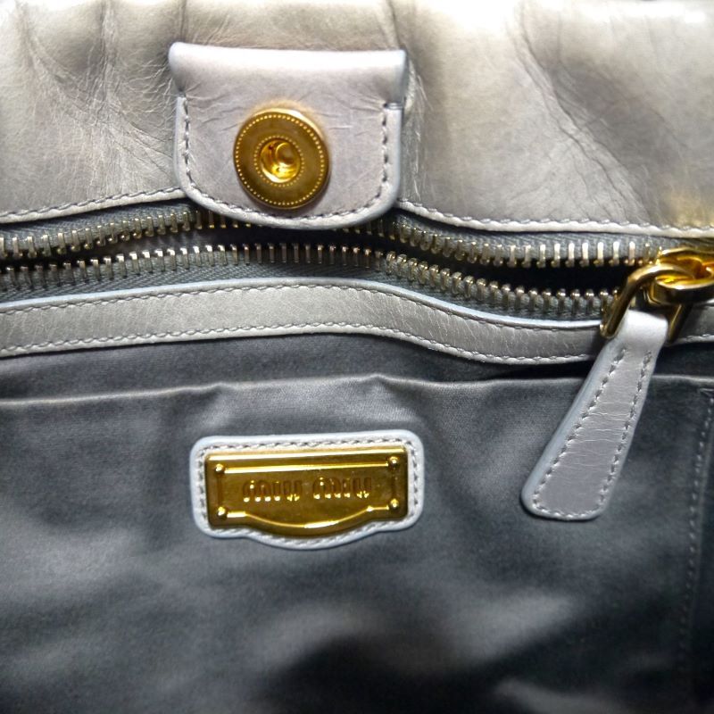 質店鑑定済み $ 美品 $ ミュウミュウ miumiu 本革 レザー素材 質店鑑定済み $ 美品 $ ミュウミュウ miumiu 本革 レザー素材
