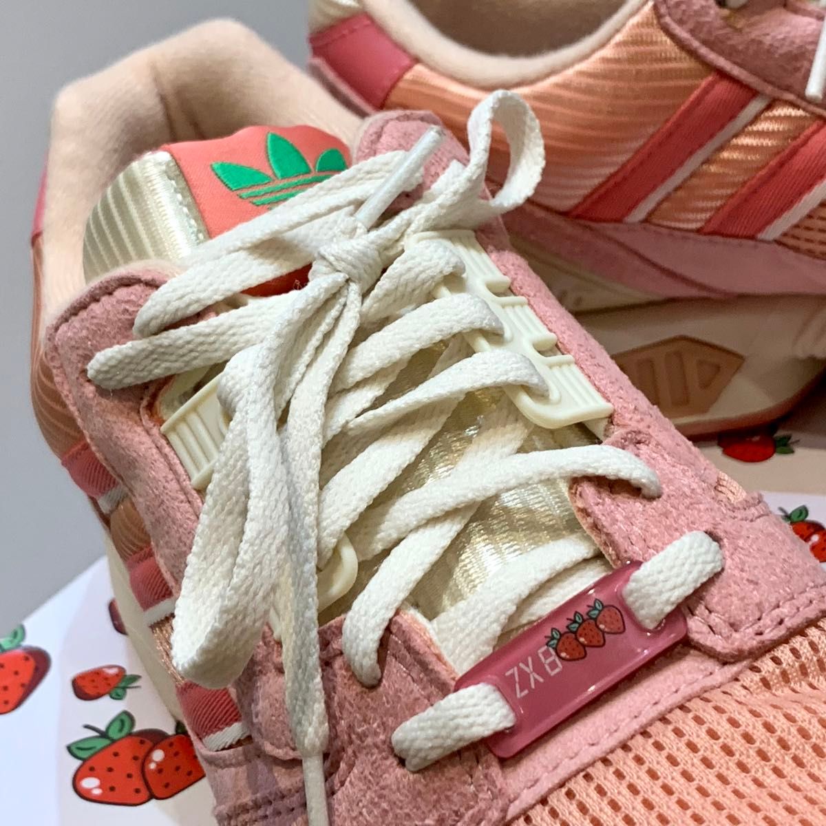 【ぴと】 adidas ZX 8000 ストロベリーラテ GY4648 27 5cm アディダス