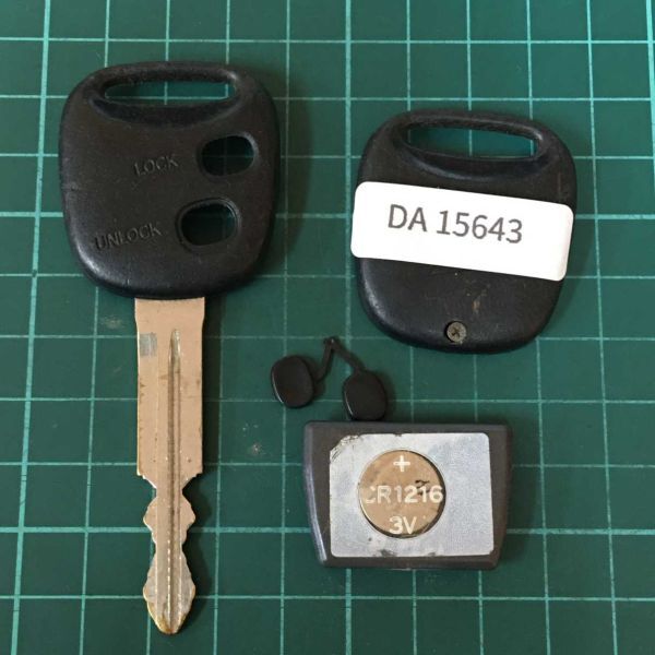 DA15643ダイハツ 灰黒基盤 黒ボタン 純正 キーレス 2ボタン ミラ ミラジーノ L700S ネイキッド L760S ムーヴ コペン マックス等 リモコンの画像2
