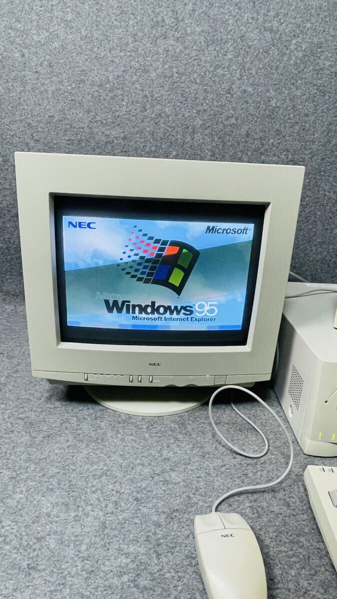 NEC エヌイーシー VALUE STAR PC-9821V166/S5C モニター/CRTディスプレイD151 キーボード マウス スピーカー セットPC HDDなし（抜き） _画像2