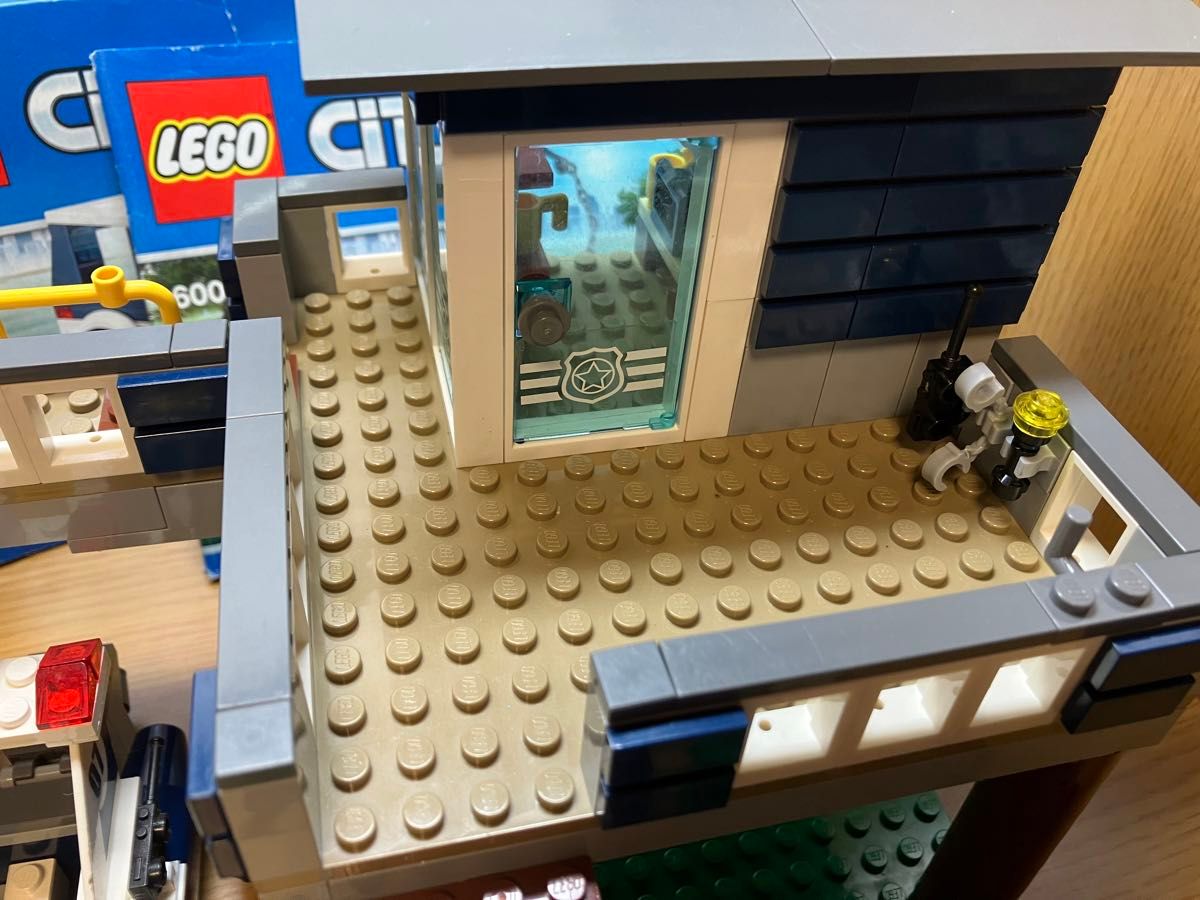 LEGO レゴ 沼地のポリスステーション 60069