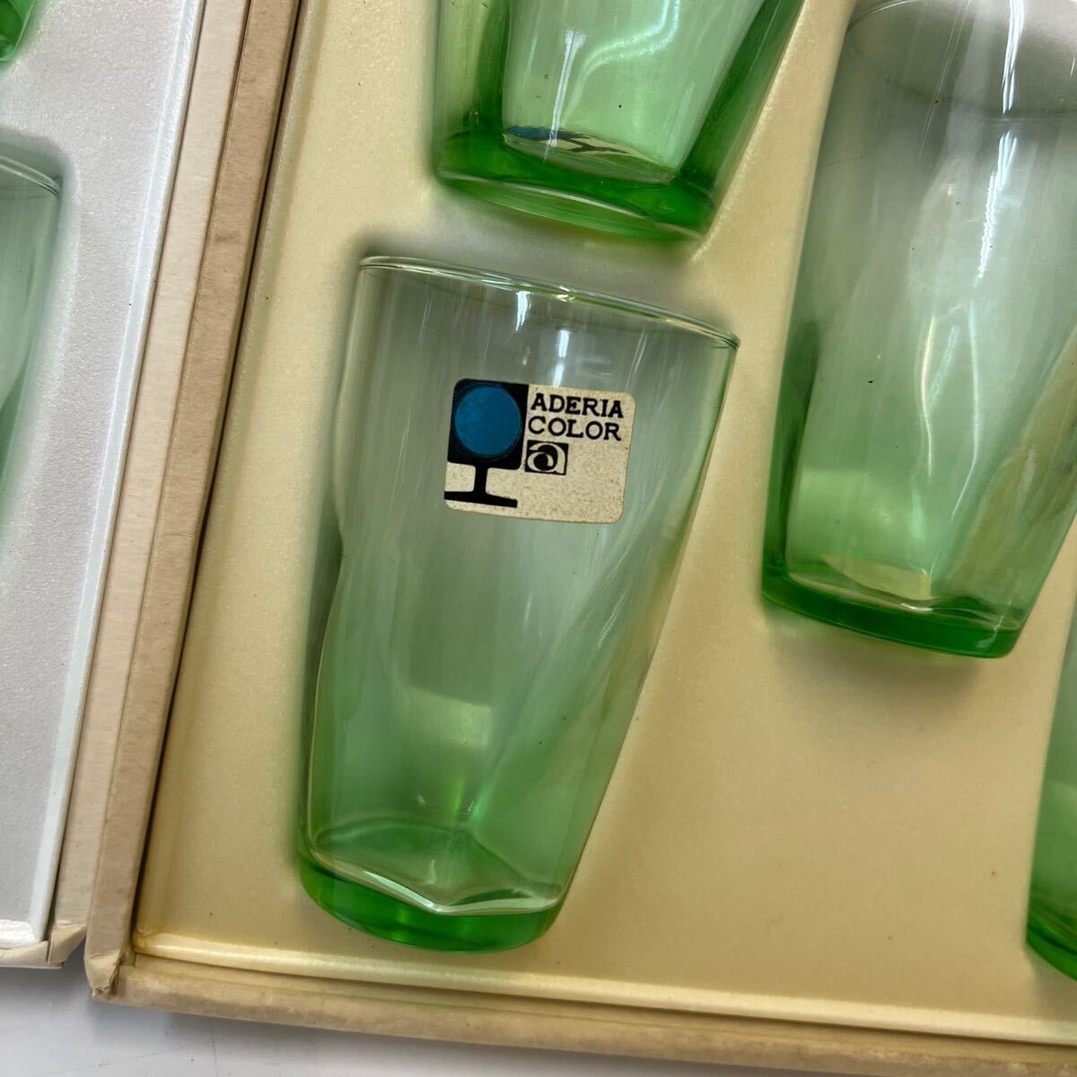 ゆ100 レトロ レトロポップ 保管品 アデリアグラス カラー タンブラー グリーン2箱 10点まとめ 蔵出し現状品 サイズ 口径6.3cm 高さ10.5cmの画像2