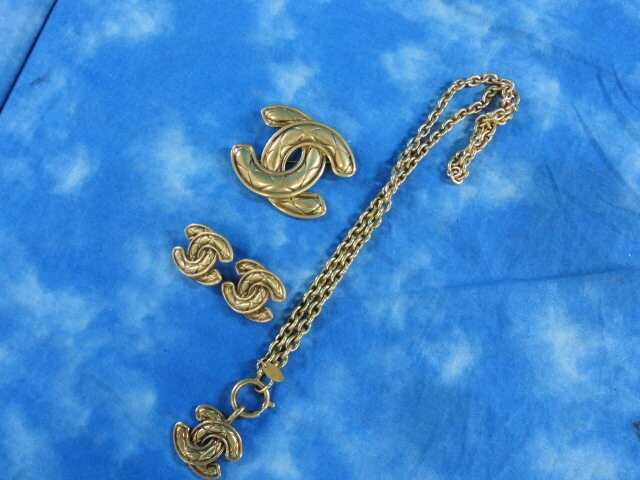 *CHANEL Old Chanel колье серьги брошь matelasse Gold GP Vintage 3 позиций комплект продажа комплектом 