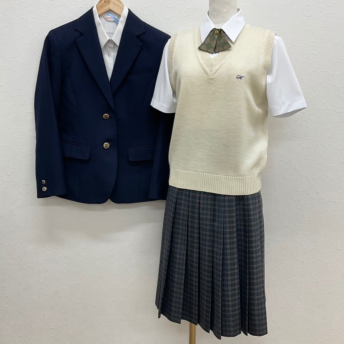 U500/S1077(中古)北海道 旭川市立 神楽中学校 女子制服6点 /M U500/S1077(中古)北海道 旭川市立 神楽中学校 女子制服6点 /M