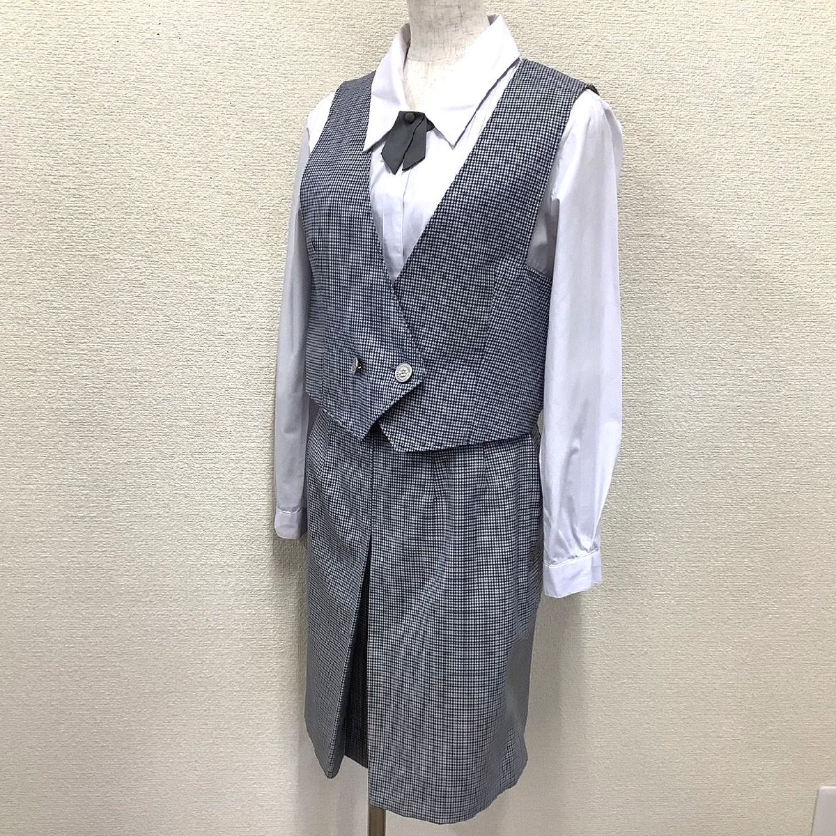 I471/S1076(中古)広島県 広島皆実高校 専攻科 女子制服5点 /校章 I471/S1076(中古)広島県 広島皆実高校 専攻科 女子制服5点 /校章