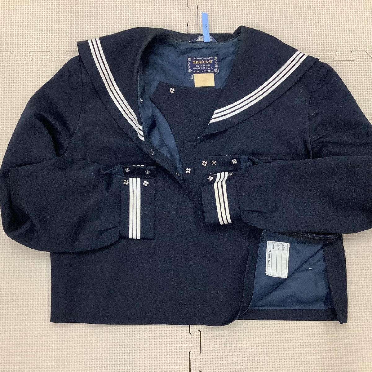 I487/Y(中古)山形県 朝日中学校 女子制服2点 /M/W66/セーラー/スカート/紺/冬服/School tiger/ポリエステル100/女子学生/高校/学生服_画像4