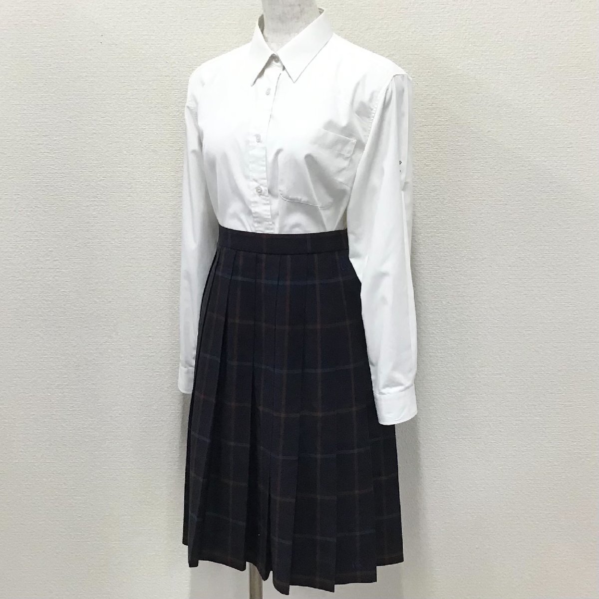 O566/T(中古)福島県 光南高校 女子制服2点 /指定品/M/W69/丈54/長袖ブラウス/冬スカート/チェック柄/TOMBOW VARSITYMATE/中学校/卒業生品_画像1