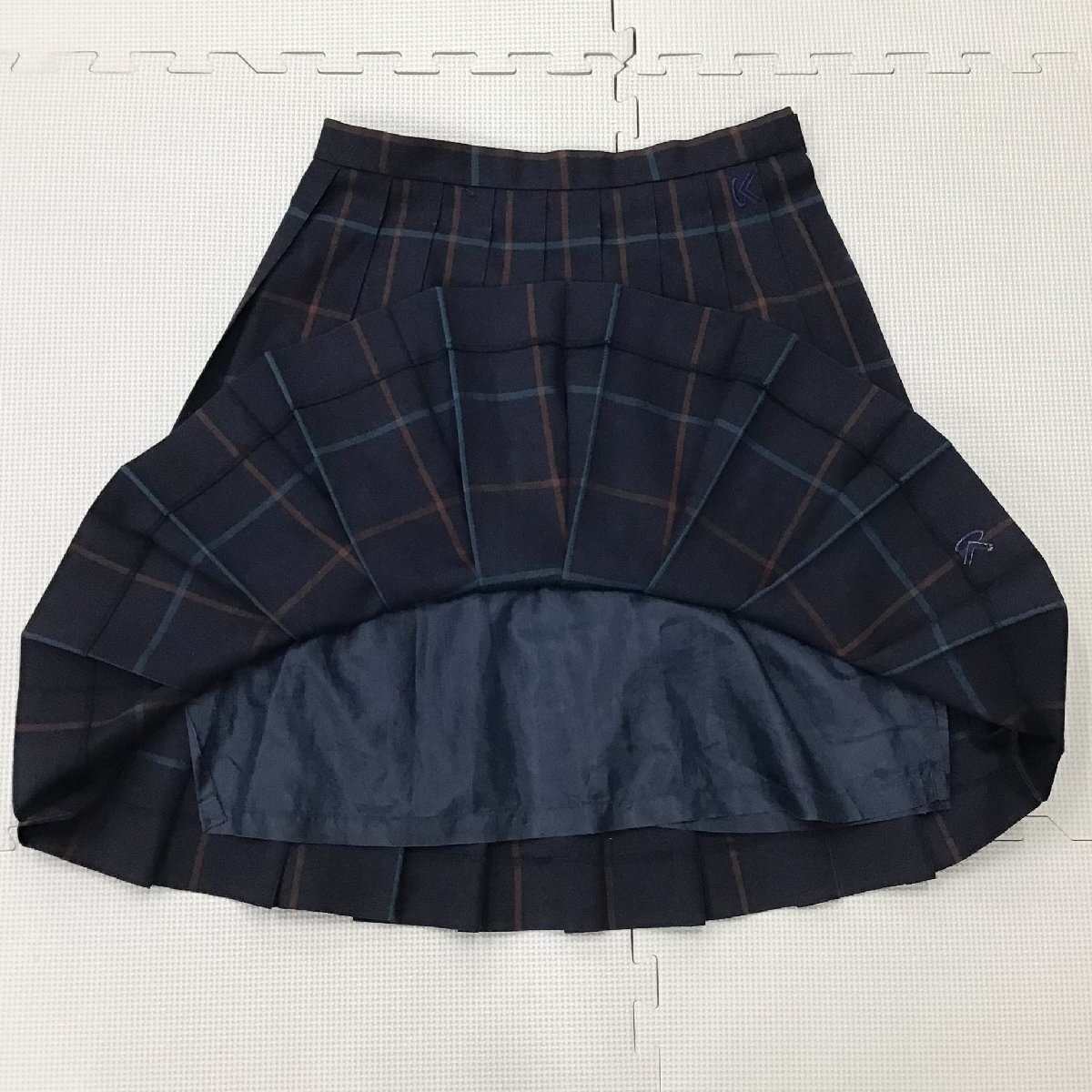 O566/T(中古)福島県 光南高校 女子制服2点 /指定品/M/W69/丈54/長袖ブラウス/冬スカート/チェック柄/TOMBOW VARSITYMATE/中学校/卒業生品_画像6