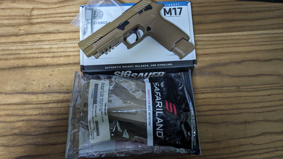 m17co2 サファリ実ホルスターセット