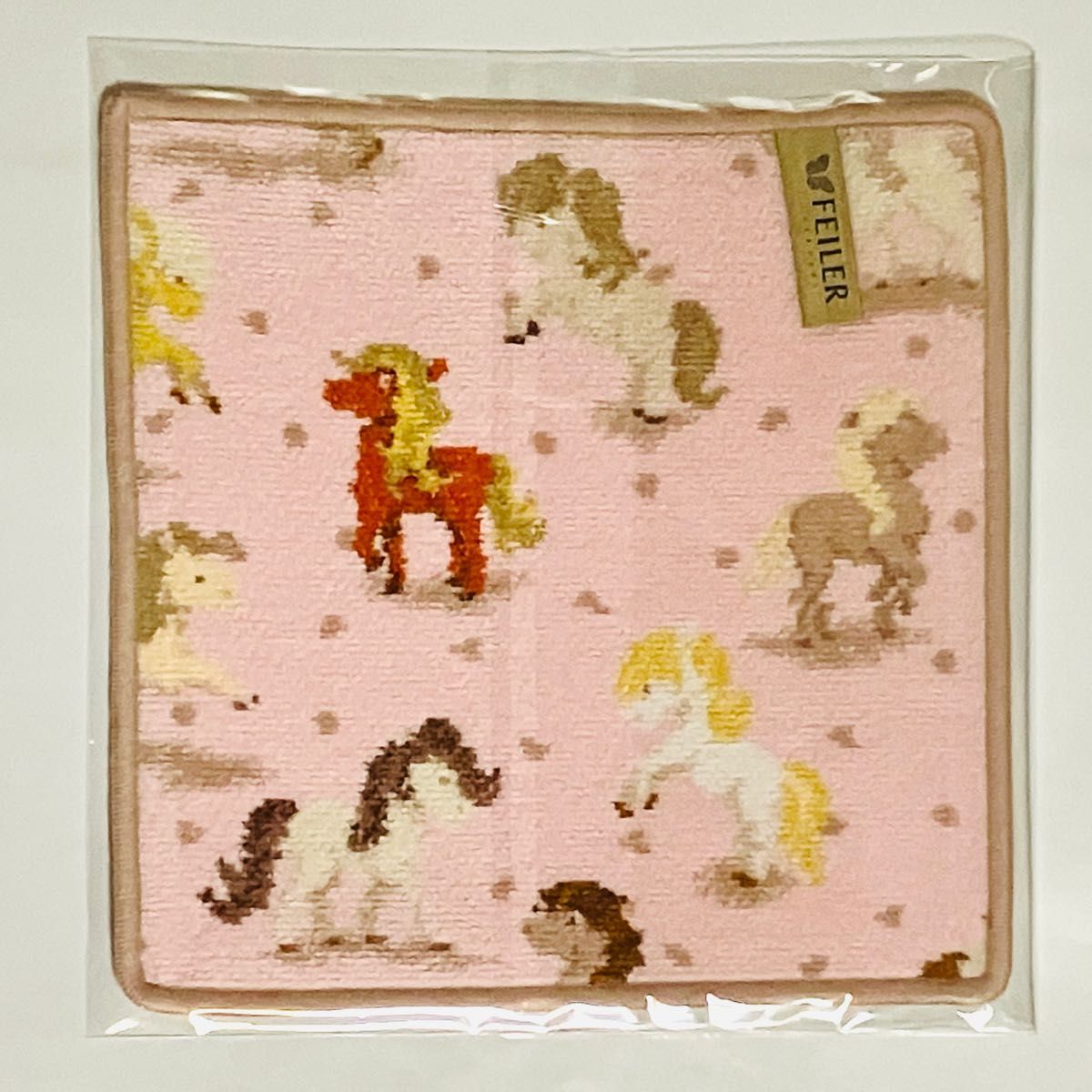 新品未使用品　 FEILER フェイラーのタオルハンカチ　HAPPY PONYです♪