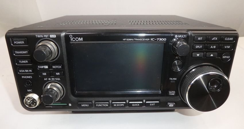 ICOM アイコム IC-7300 100W HF+50MHz SSB/CW/RTTY/AM/FM　トランシーバー　中古_画像2