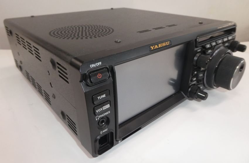 YAESU FTDX10 HF/50MHｚトランシーバー　Ｍ-７０スタンドマイク付き　中古_画像3