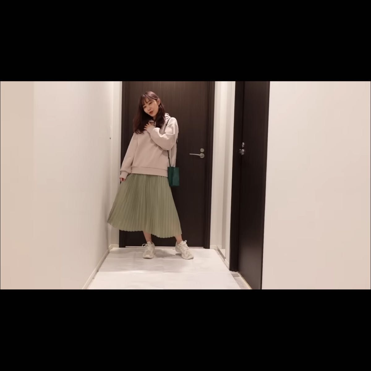 ■新品■さっしー/指原莉乃着用　GU オーガンジープリーツスカート