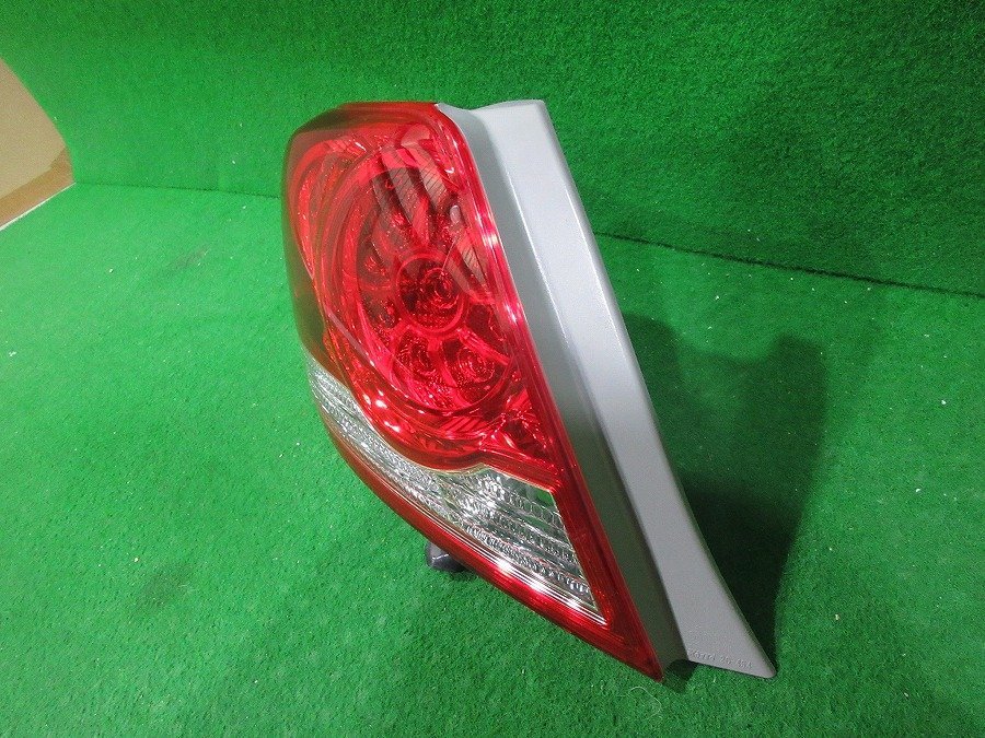 アリオン NZT260/ZRT260 中期 純正 左テールランプ LED KOITO 20-454 L 81561-20A50_画像2