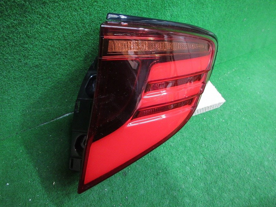  superior article * C-HR NGX10/NGX50/ZYX11 latter term original right tail lamp KOITO 10-118 81550-10410