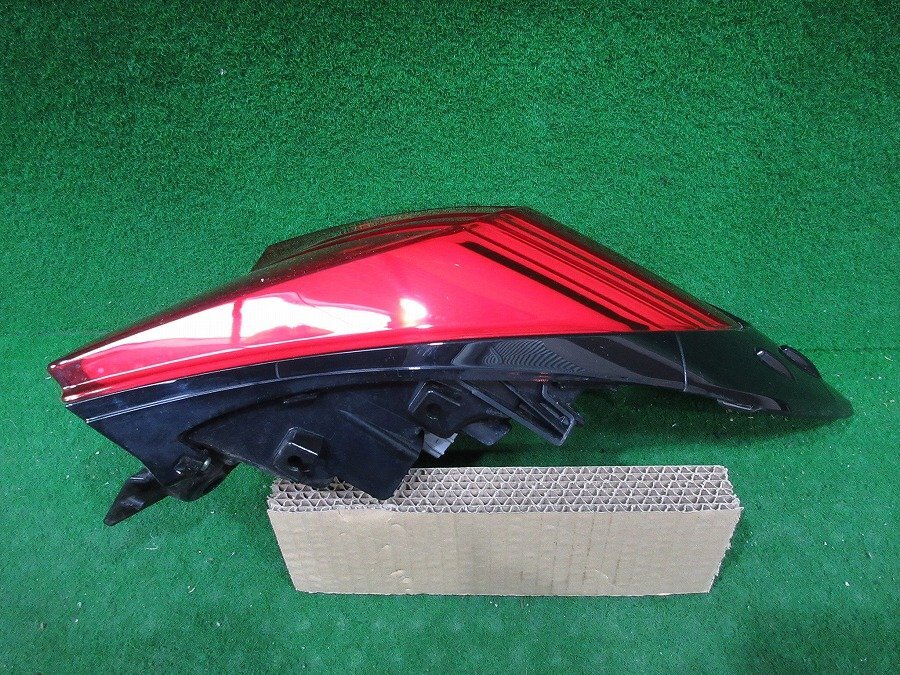  superior article * C-HR NGX10/NGX50/ZYX11 latter term original right tail lamp KOITO 10-118 81550-10410