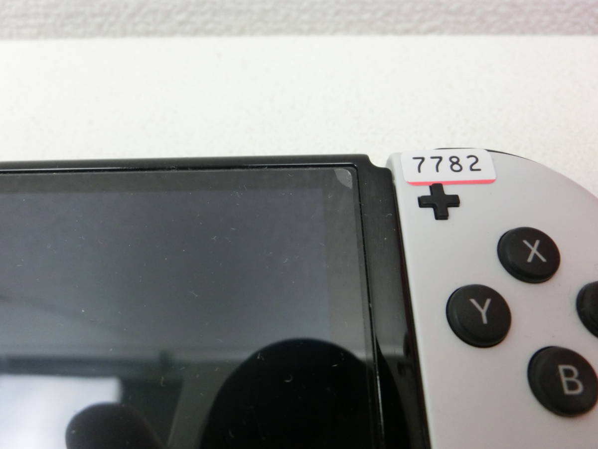 it/371435/2310/ニンテンドー　Nintendo Switch本体　有機ELモデル Joy-Con(L)/(R) ホワイト　HEG-S-KAAAA_画像5