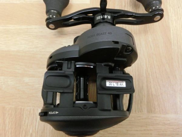 of/304085/2401/アブガルシア Abu Garcia ベイトリール REVO ビースト40 右巻きの画像8