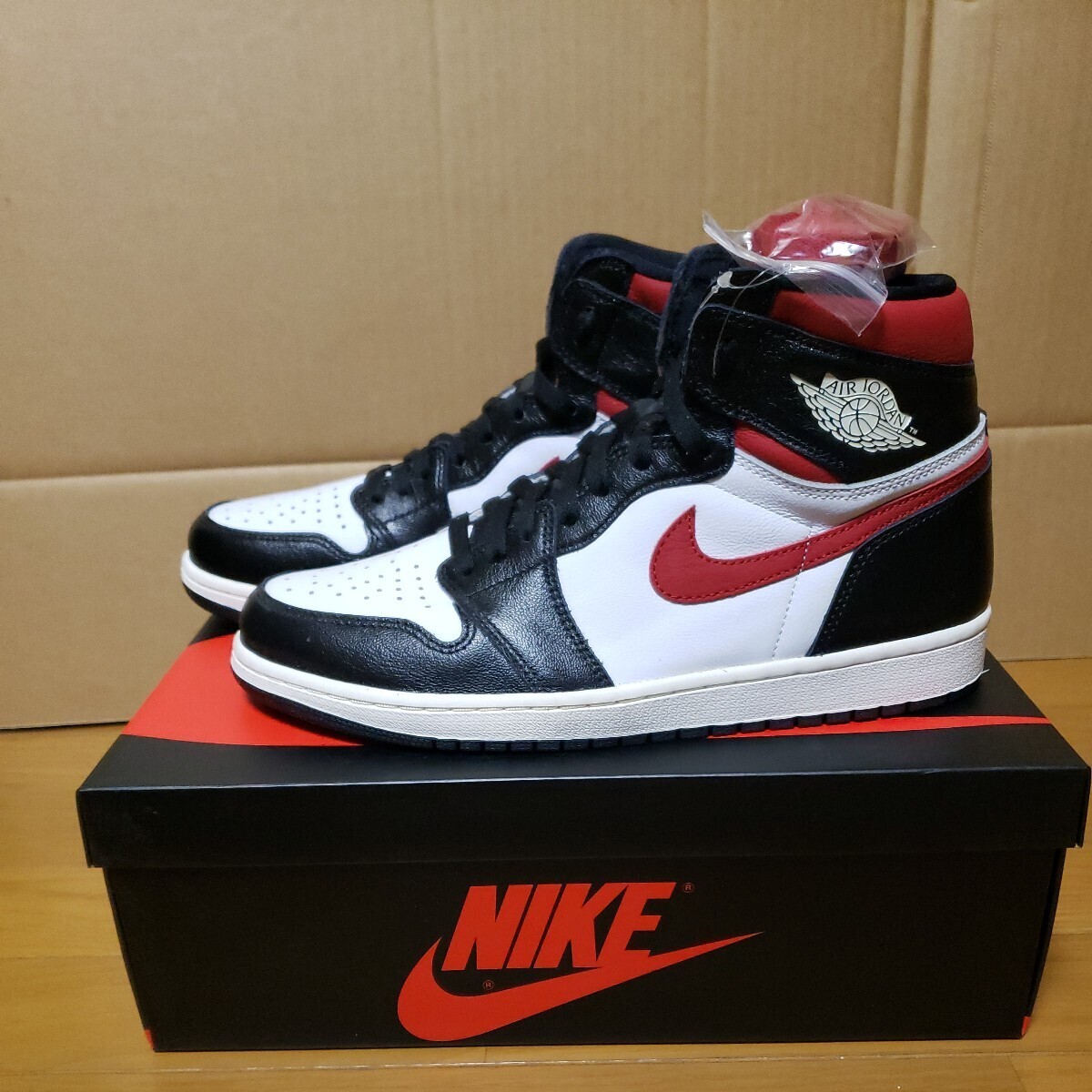 NIKE AIR JORDAN 1 RETRO HIGH OG 555088 061 BLACK GYM RED 28.5cm_画像2