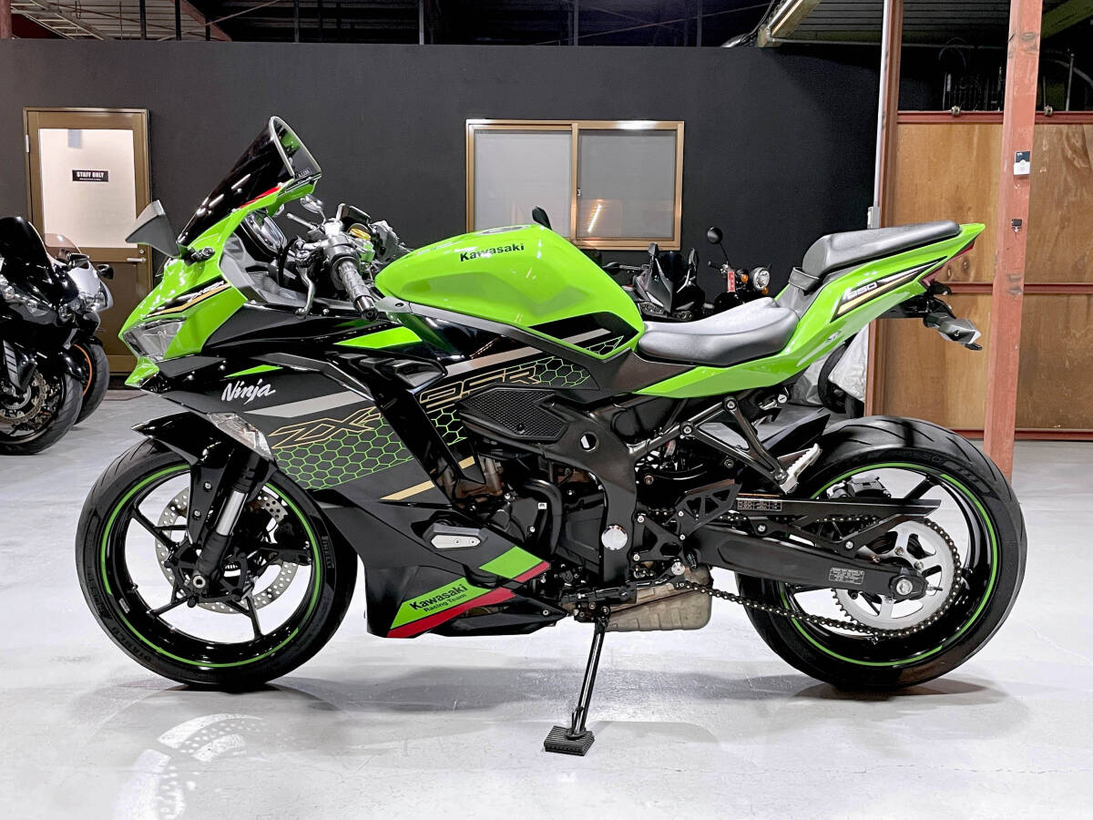 ★厳選特価★ ZX-25R SE 2021モデル ★動画★ クイックシフター/パワーモード切替/トラコン/ABS/AELLA製バックステップ装備 4534の画像6