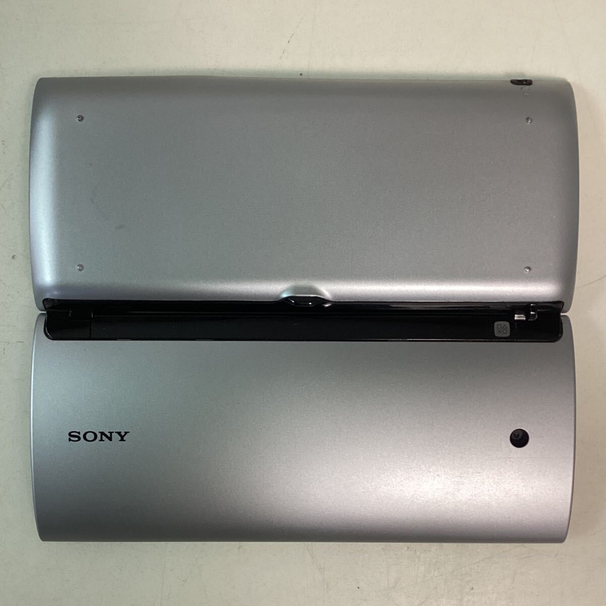 y3423 ソニー Sony Tablet Pセット シルバー SGPT211JP/S 折りたたみ 2つ折り Android タブレット 箱付き 通電確認済 中古_画像4