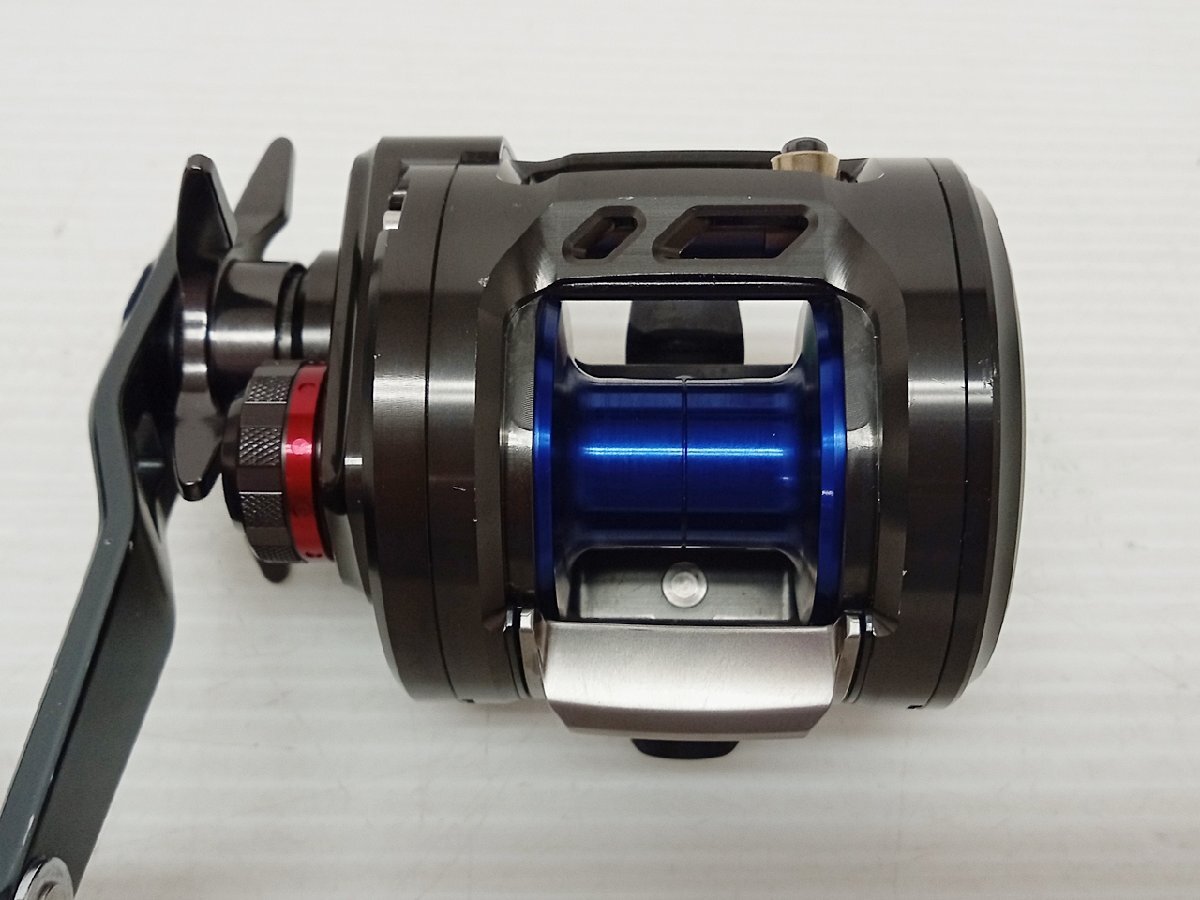 [11A-510-009-1] リール DAIWA ダイワ ソルティガ BJ 200SHL 釣り 本体+箱 キズ有 中古_画像2