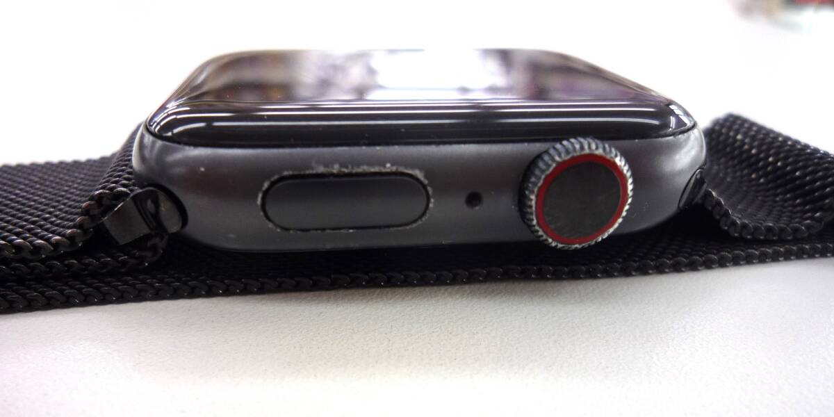 【立ち上がり動作のみ確認】 Apple Watch アップルウォッチ Series5 40mm GPS WR-50M ion-xガラス　_画像4