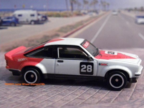 即決☆☆ルース'77 HOLDEN TORANA A9X ホールデン PREMIUM メタルシャーシ、リアルライダー ホットウィール Hot Wheels☆_画像4