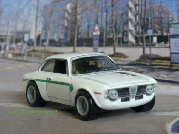 即決☆☆ルース アルファロメオ ジュリア スプリント GTA ALFA ROMEO SPRINT メタルシャーシ　リアルライダー　プレミアムモデル_画像1