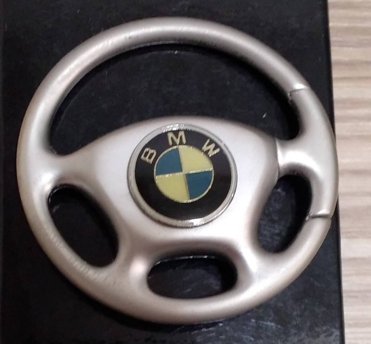【未使用】BMW　ステアリング型キーホルダー　箱付　c_画像1