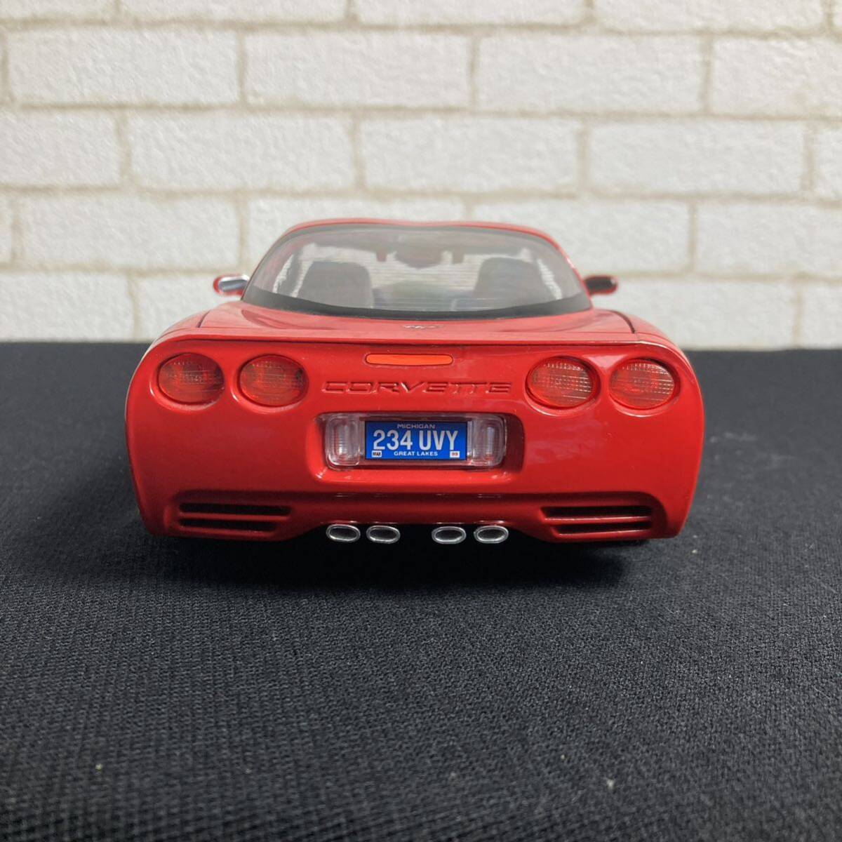 burago ブラーゴ 1/18 1997年型 シボレー コルベット C5 レッド 赤 ミニカー おもちゃ 玩具 コレクター品 k51-319-20の画像4