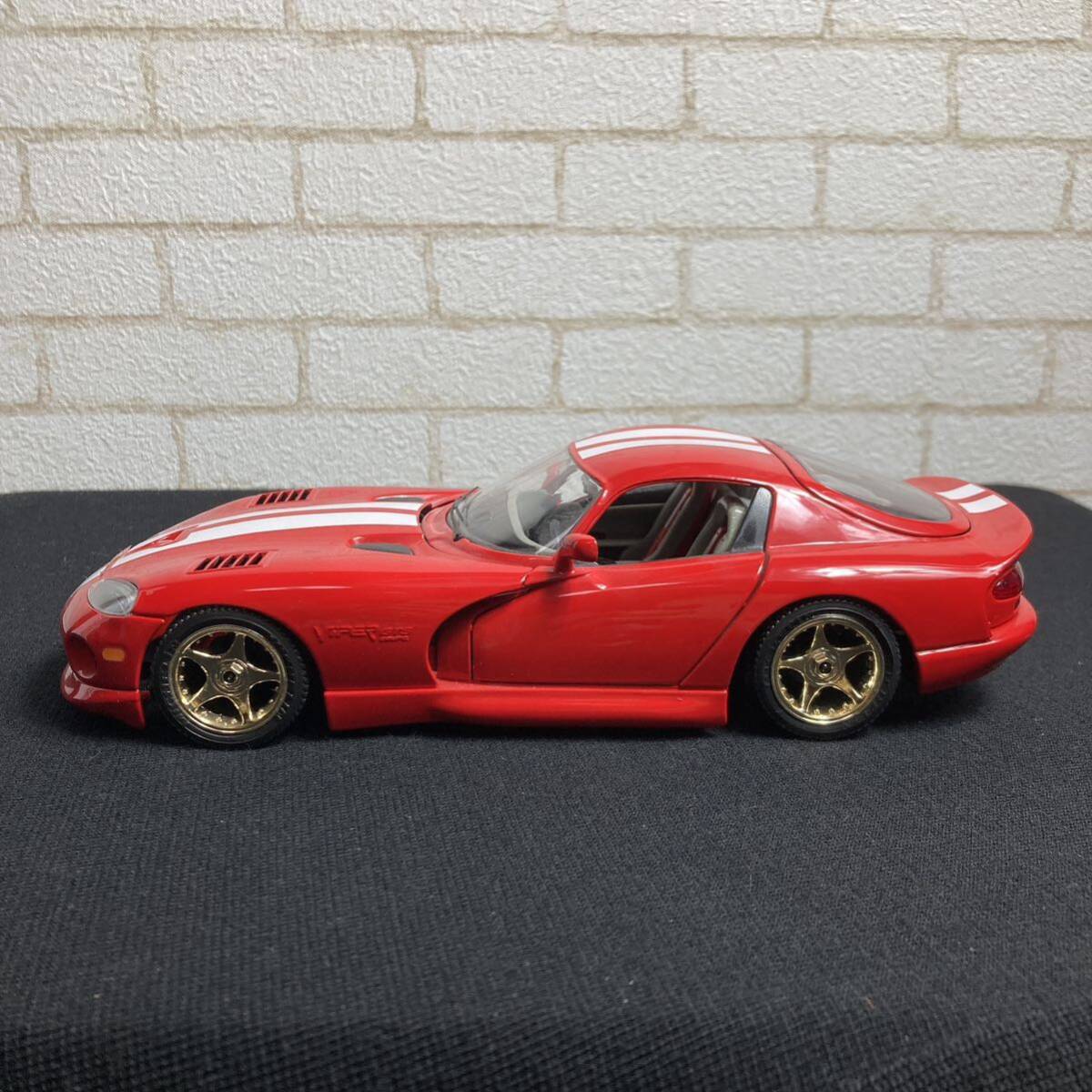 Burago Dodge Viper GTS coupe 1997 1/18 BBurago Dodge wiper red red minicar model car collector goods k51-321-22