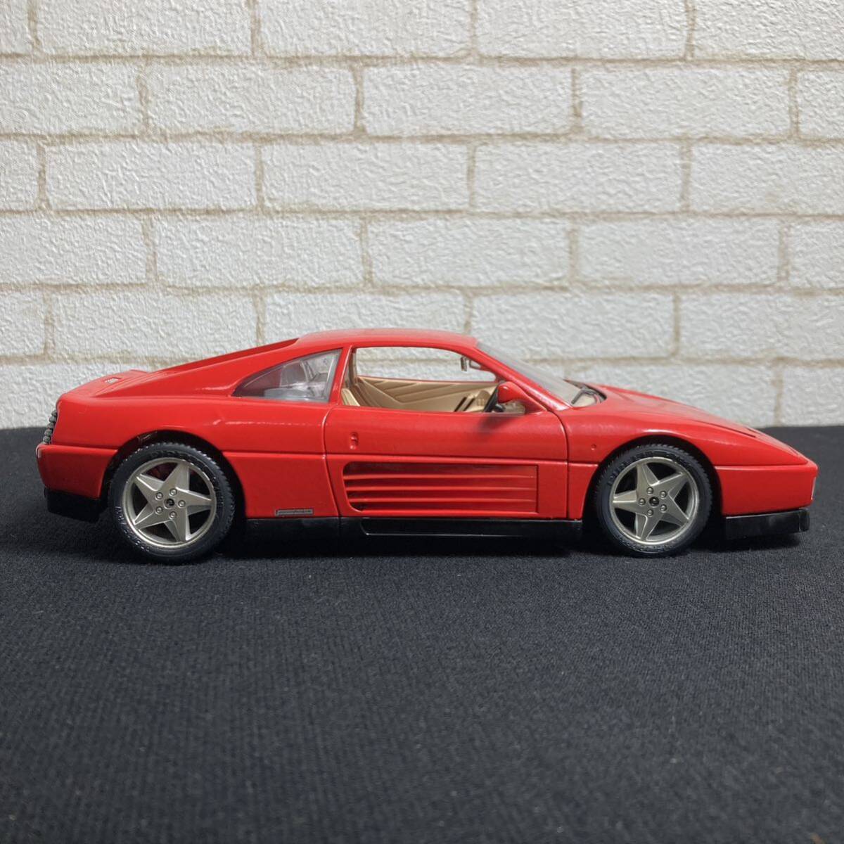 イタリア製 burago ブラーゴ 1/18 1989年型 フェラーリ 348tb レッド 赤 ミニカー おもちゃ 玩具 コレクター品 k51-322-23の画像7