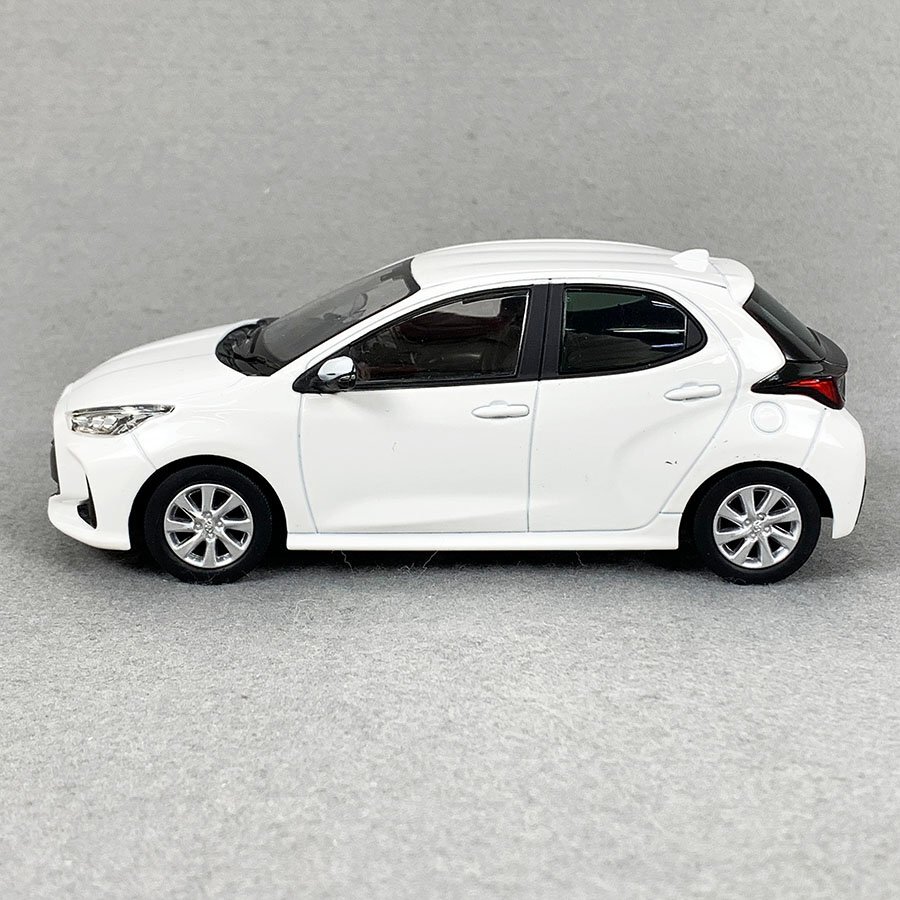 トヨタ 1/30 GR YARIS ヤリス カラーサンプル スーパーホワイトⅡ 040 TOYOTA [M10855]の画像6