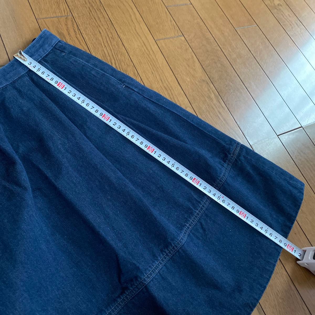 【美品】 UNIQLO ユニクロ　切り替えデザイン　台形膝丈デニムスカート(M)