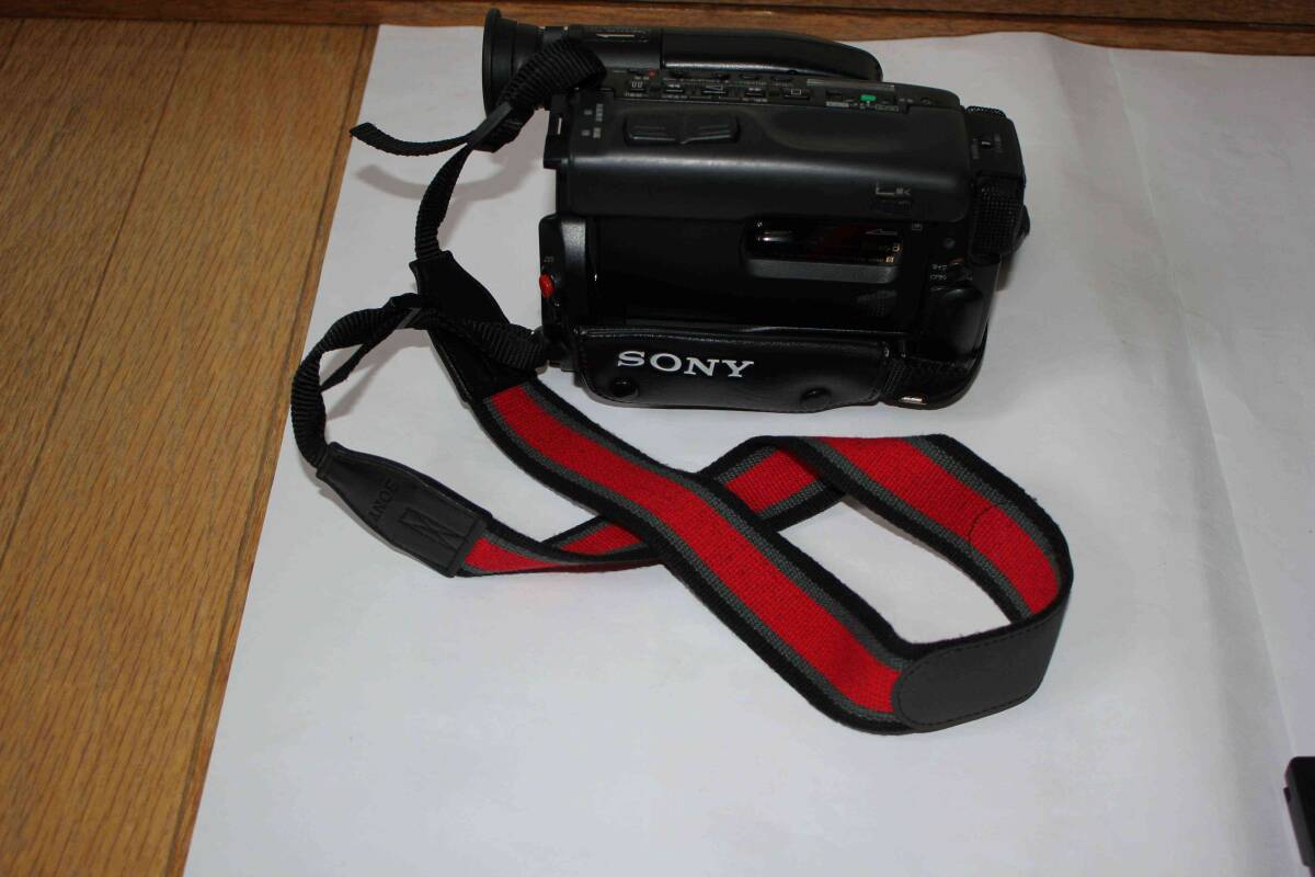 SONY8mmビデオカメラCCDーTR75ジャンク　使用済み8mmビデオテープ27本_画像5