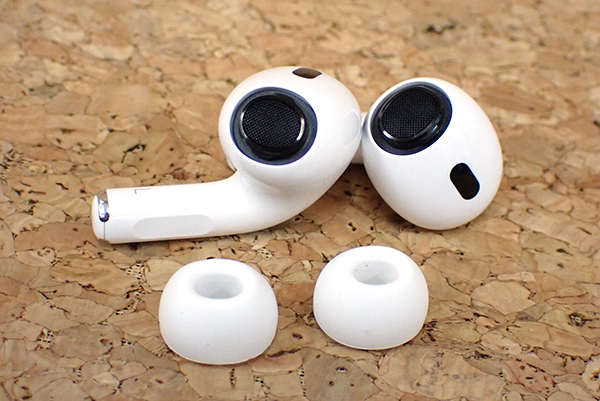 【中古 良品】Apple 純正 AirPods Pro 第2世代 MagSafe充電ケース USB-C 付き MTJV3J/A 本体 付属完品(PCA348-1)_画像8