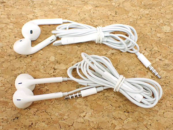 【中古 良品】2個セット Apple 純正 EarPods マイク付き イヤホン iPhone 付属品 有線《全国一律送料370円》 (PBYT20-1)の画像1