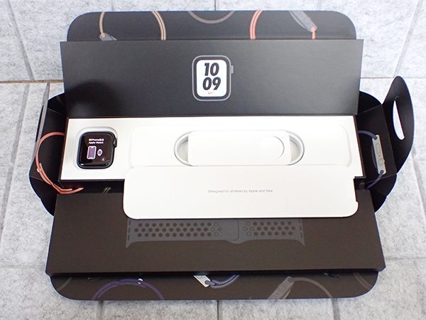 【中古 良品】Apple Watch Nike SE GPSモデル 40mm スペースグレイアルミニウムケース Nikeスポーツバンド MKQ33J/A(PCA746-1)