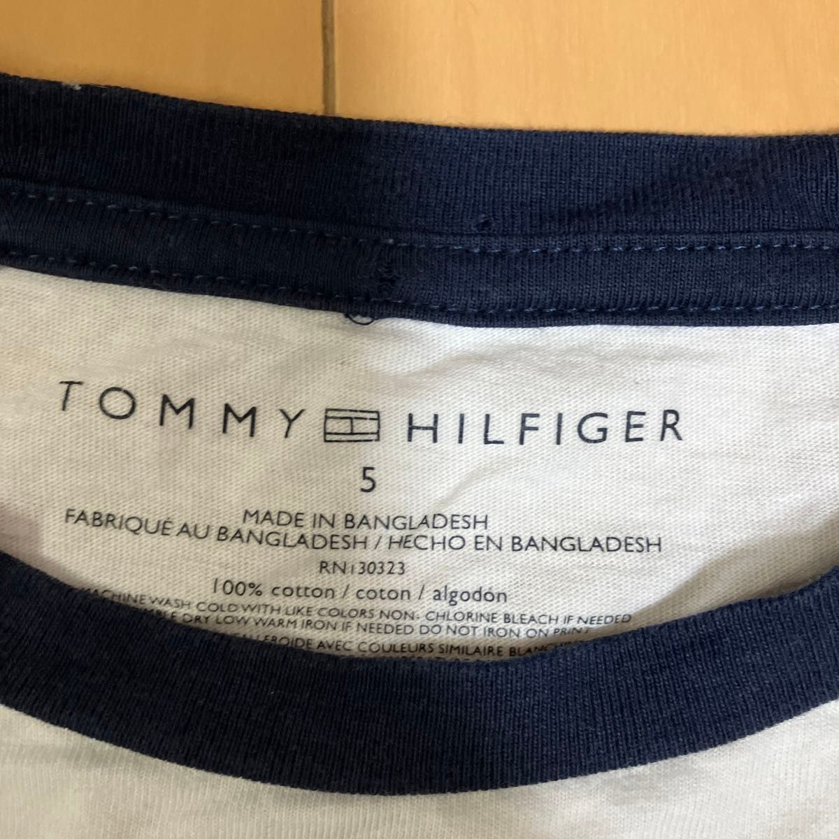 TOMMY HILFIGER 長袖Tシャツ