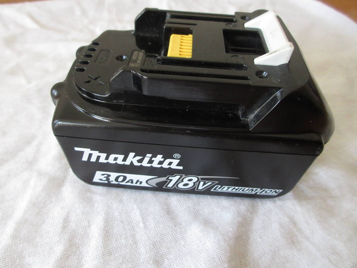 極美品 マキタ　純正 バッテリー BL1830B makita 18V 3.0AH_画像1